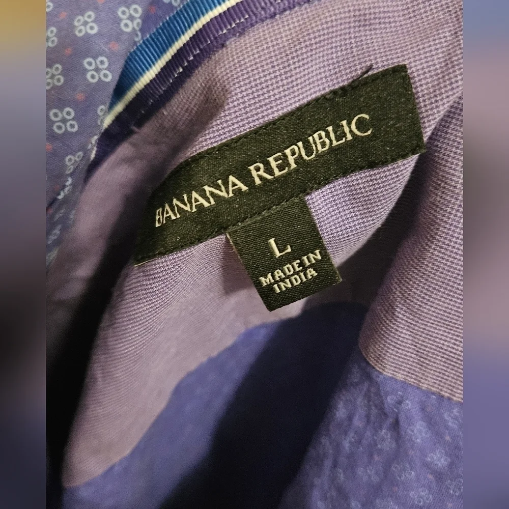 BANANA REPUBLIC Short Sleeve Cotton Stretch Button Up Shirt. Blue/purple. Size L